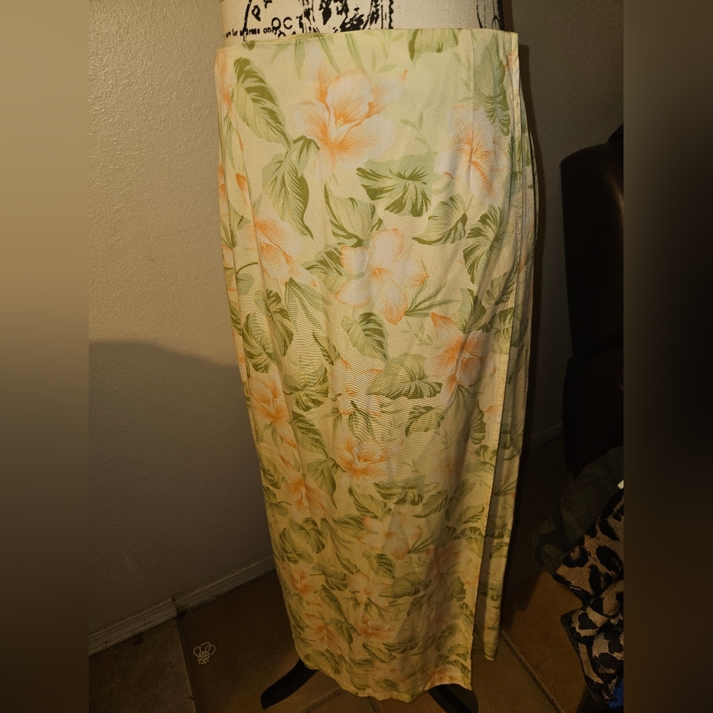 Coldwater Creek Womans Floral Wrap Skirt Size 12